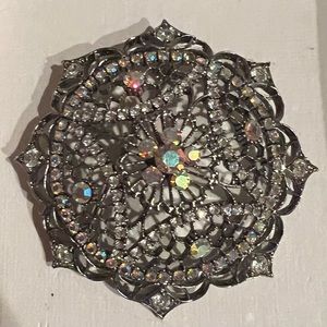 Vintage Sparkly Rhinestone antiques silver tone brooch/Pin *Offers welcomed*